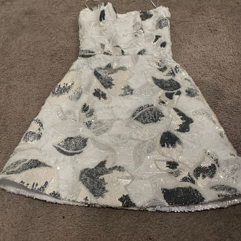 Chic White and Silver Sequin Mini Dress - Picture 4 of 7